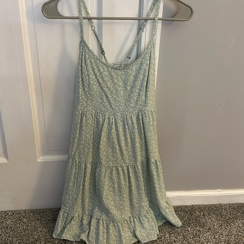 Hollister Light Green Mini Dress with White flower detail size Small